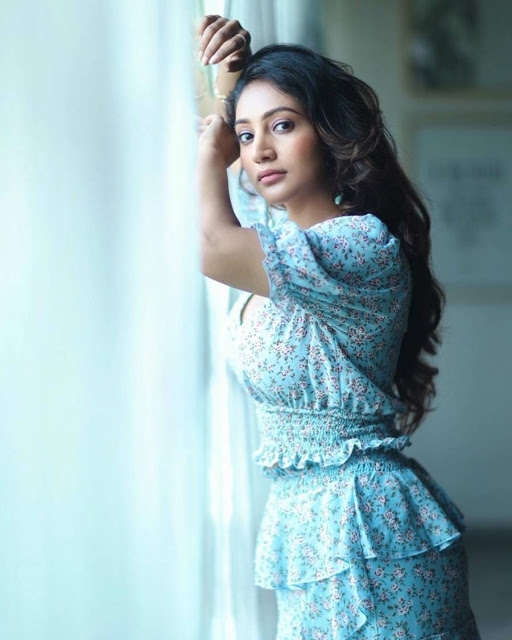 Actress Bommu Lakshmi Latest Hot Photo shoot Image Gallery 9